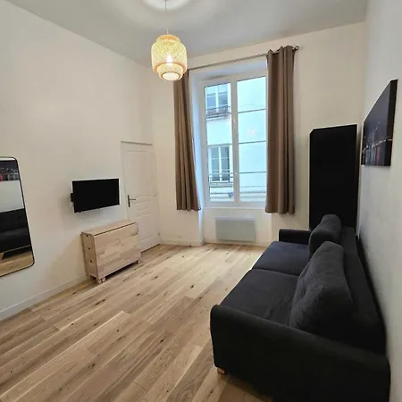 Bonne Nouvelle Apartment *